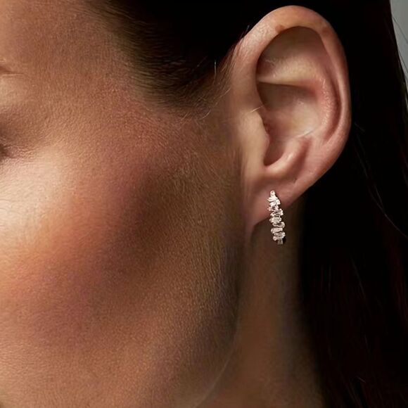 💎925 Sterling Silver Tapered Baguette zircon half C Hoop Earrings - Picture 4 of 9